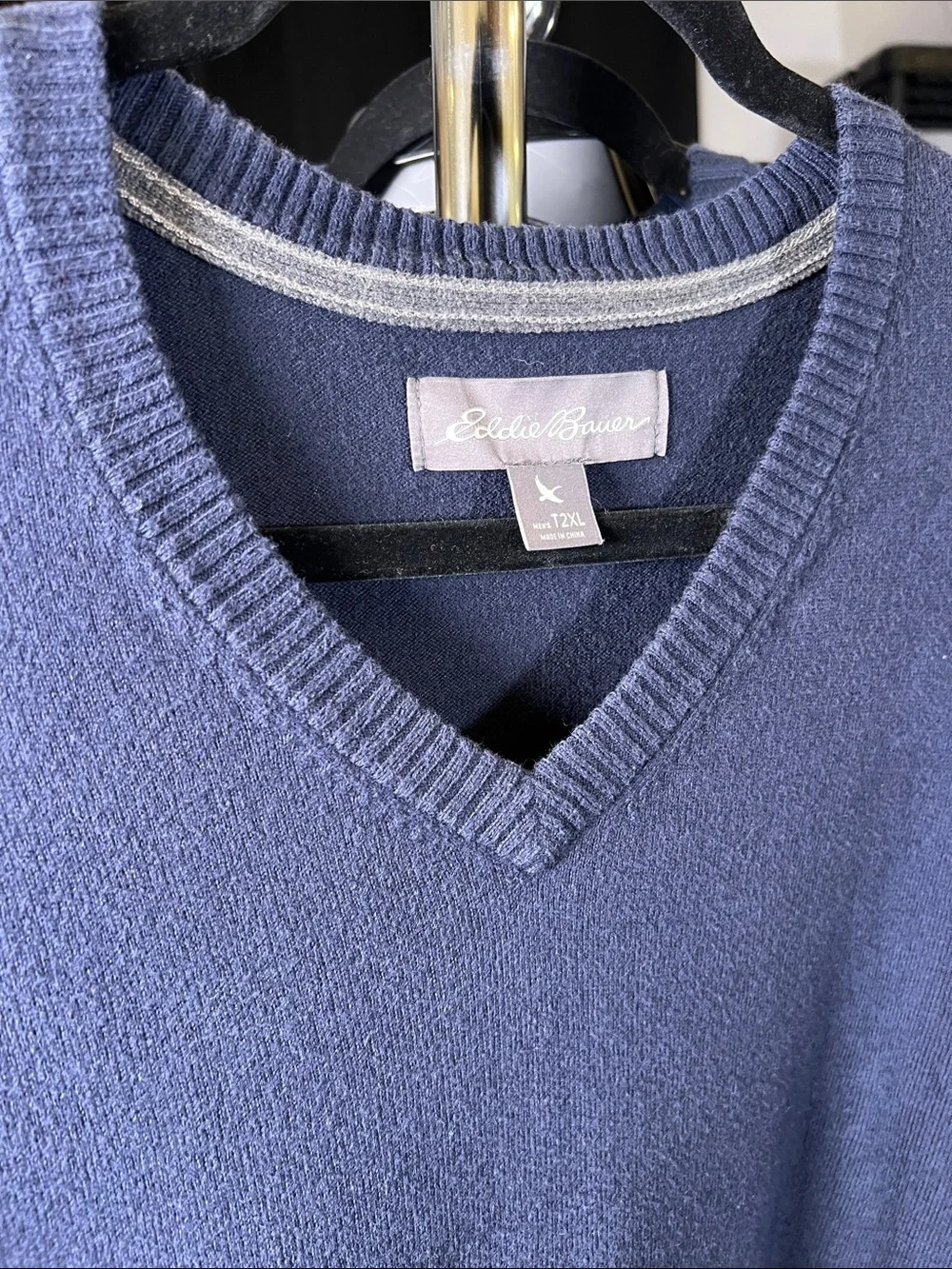 Eddie Bauer Men's V-Neck Sweater in Deep Navy Blue